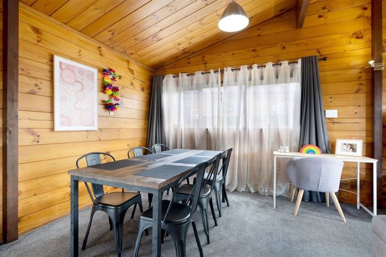 Photo of property in 56 Makora Road, Massey, Auckland, 0614