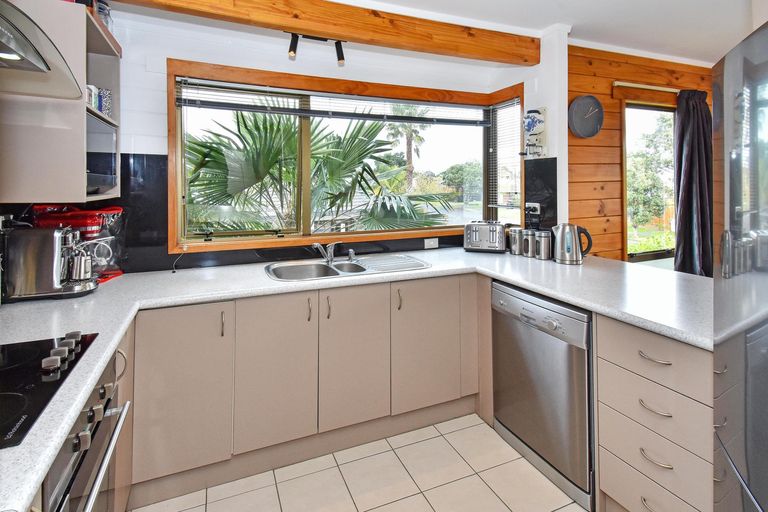 Photo of property in 171 Carnoustie Drive, Wattle Downs, Auckland, 2103