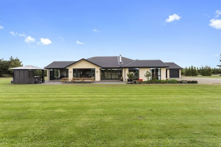 Photo of property in 53 Swamp Road, Loburn, Rangiora, 7472
