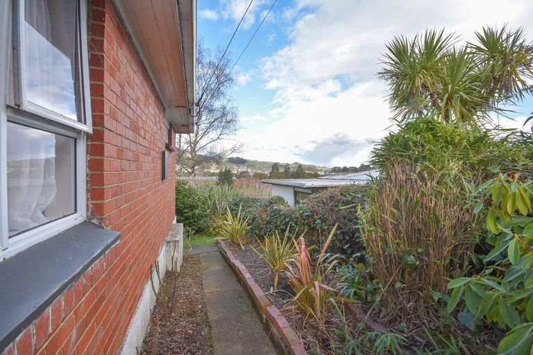 Photo of property in 27 Waldron Crescent, Green Island, Dunedin, 9018