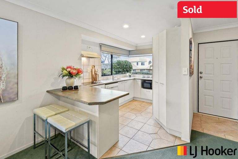 Photo of property in 2a Dan Bryant Place, Pukekohe, 2120