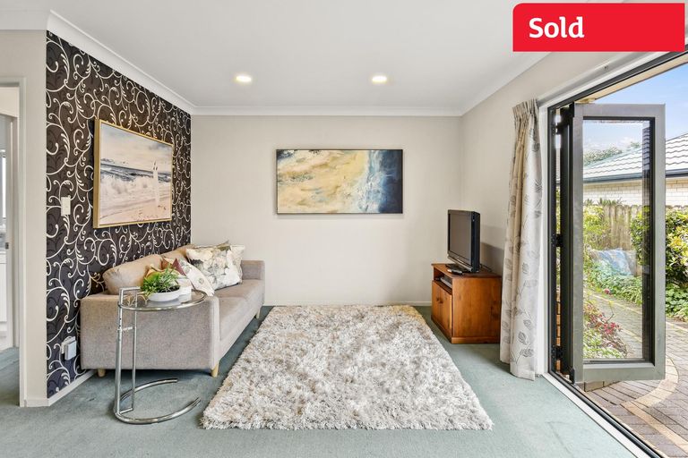 Photo of property in 2a Dan Bryant Place, Pukekohe, 2120