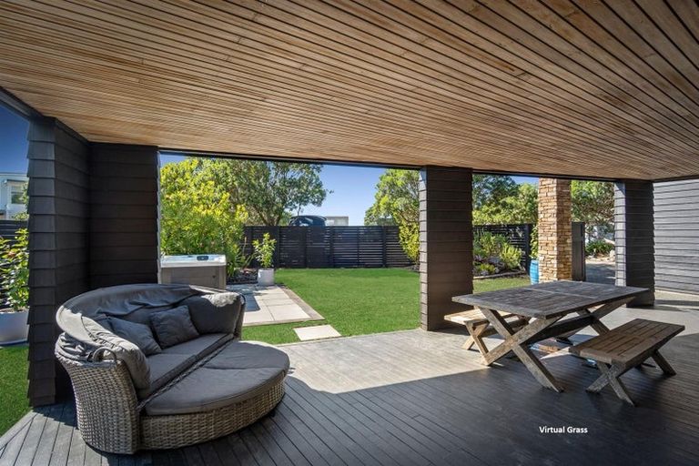 Photo of property in 35 Lagoon Way, Omaha, 0986