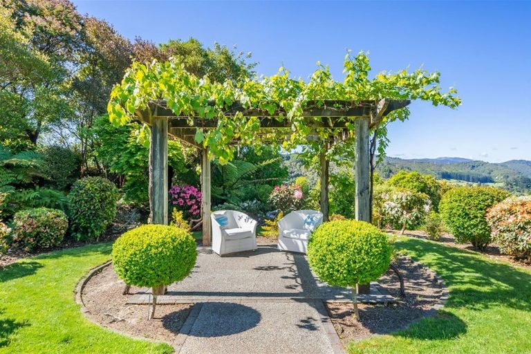 Photo of property in 18 Emerald Hill Drive, Birchville, Upper Hutt, 5018