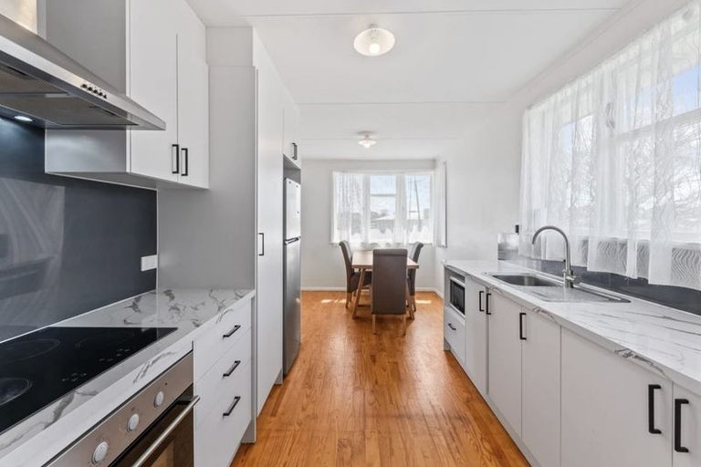 Photo of property in 39 Flat Bush Road, Clover Park, Auckland, 2023