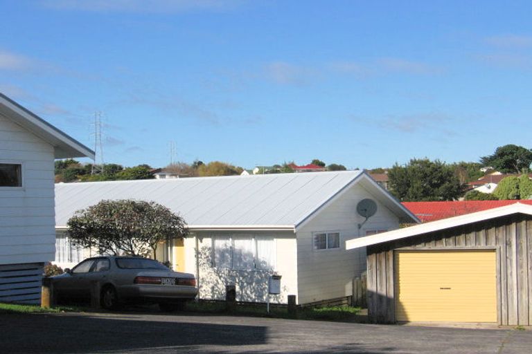 Photo of property in 10 Keri Anne Place, Goodwood Heights, Auckland, 2105