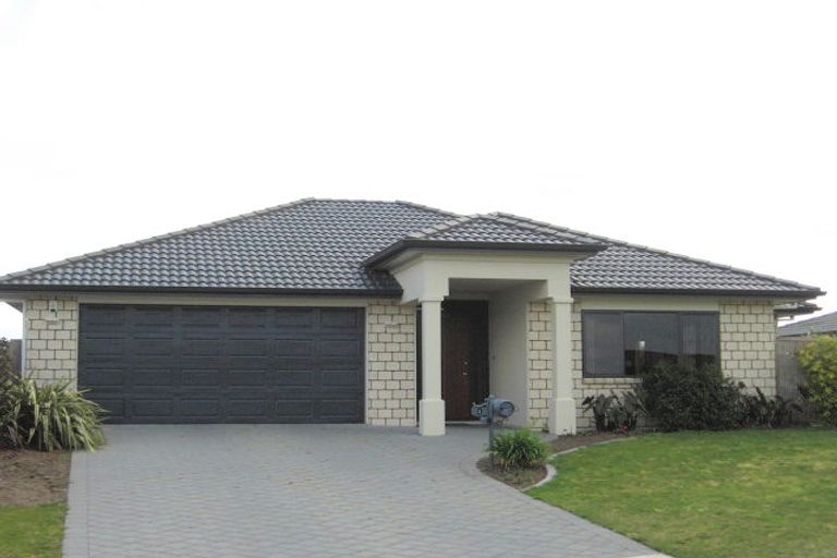 Photo of property in 1 Madeira Close, Papamoa Beach, Papamoa, 3118