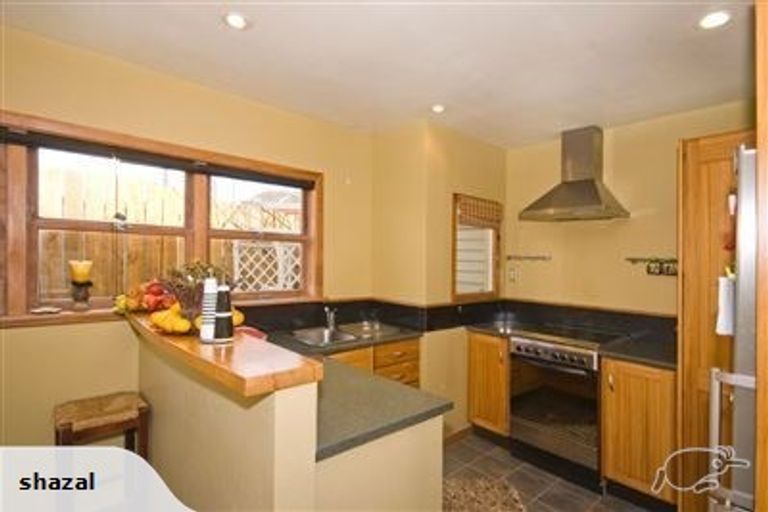 Photo of property in 2/1 Cronin Place, Beach Haven, Auckland, 0626