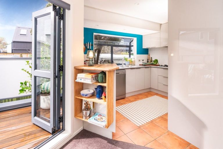 Photo of property in 5/96 Austin Street, Mount Victoria, Wellington, 6011