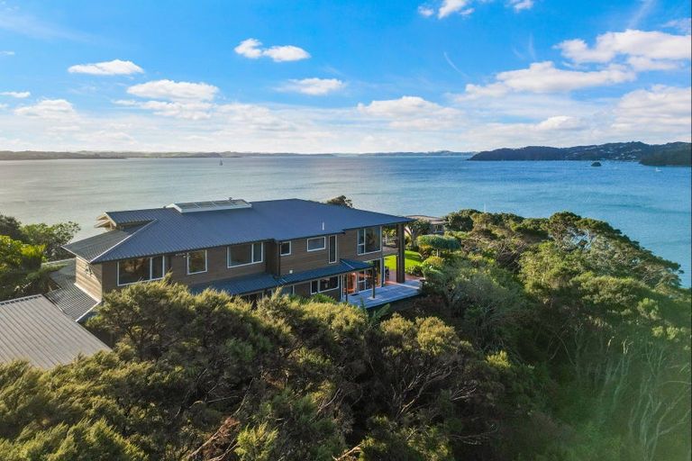 Photo of property in 18 Kaha Place, Russell, 0272