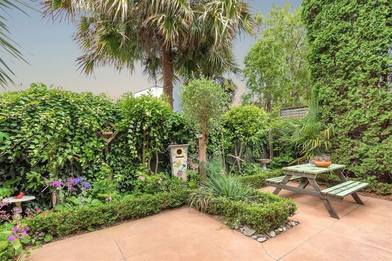 Photo of property in 19b Rostrevor Street, Hamilton Central, Hamilton, 3204