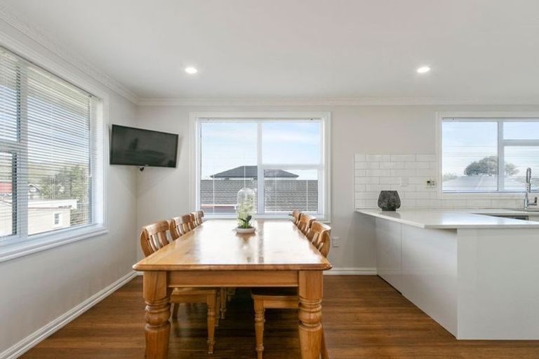 Photo of property in 2/35 Leighton Avenue, Waiwhetu, Lower Hutt, 5010