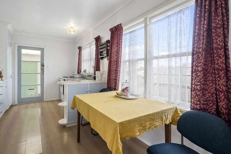 Photo of property in 36 Cambridge Street, Levin, 5510