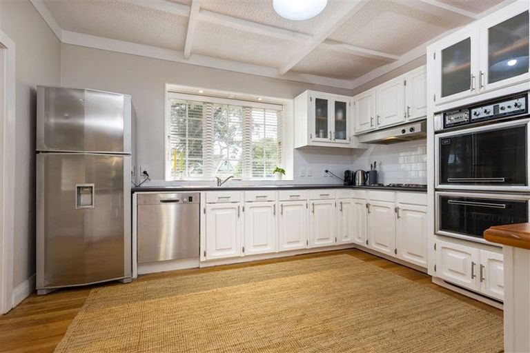 Photo of property in 14a Norwood Road, Bayswater, Auckland, 0622