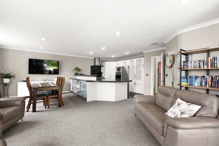 Photo of property in 392a Hukanui Road, Rototuna, Hamilton, 3210