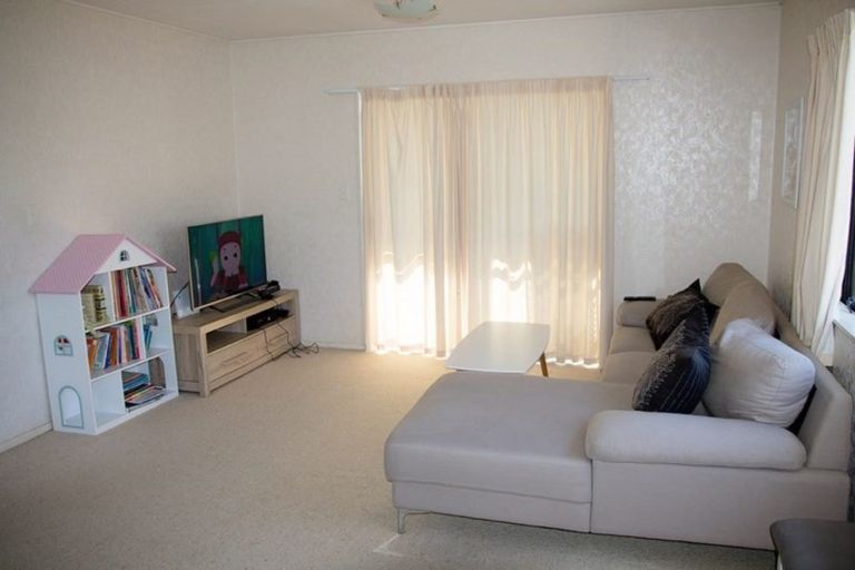 Photo of property in 2/11 Bauchop Road, Waterloo, Lower Hutt, 5011