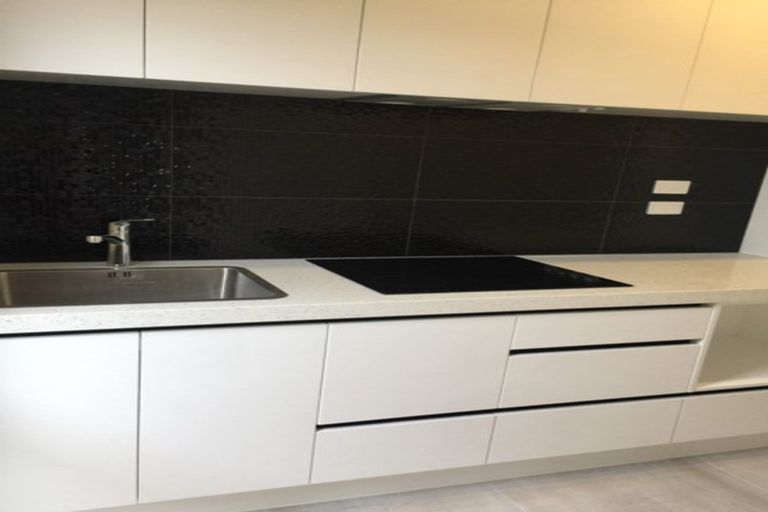 Photo of property in 30 Tir Conaill Avenue, Flat Bush, Auckland, 2019