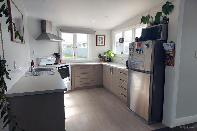 Photo of property in 6 Smith Street, Waimate, 7924