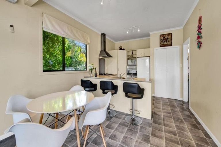 Photo of property in 28 Maratahu Street, Westown, New Plymouth, 4310