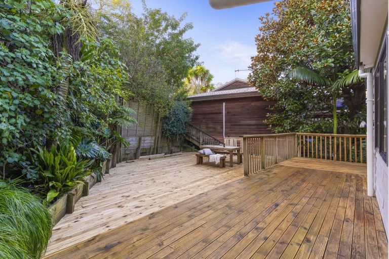 Photo of property in 3/244 Onewa Road, Birkenhead, Auckland, 0626