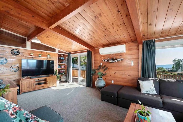 Photo of property in 25 Russell Crescent, Western Heights, Rotorua, 3015