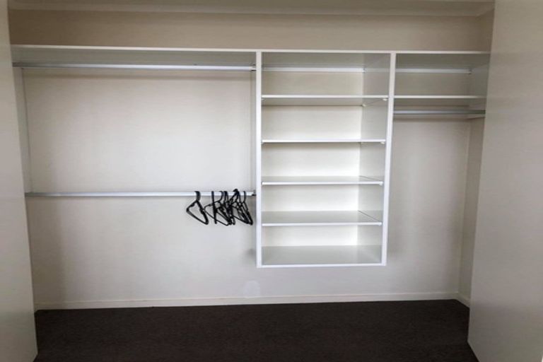 Photo of property in 1/36 Exmouth Road, Northcote, Auckland, 0627