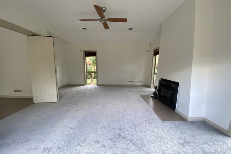 Photo of property in 58 English Oak Drive, Schnapper Rock, Auckland, 0632