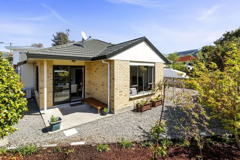 Photo of property in 5 Ranui Terrace, Tawa, Wellington, 5028