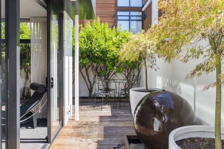 Photo of property in 26a Peterborough Street, Christchurch Central, Christchurch, 8013