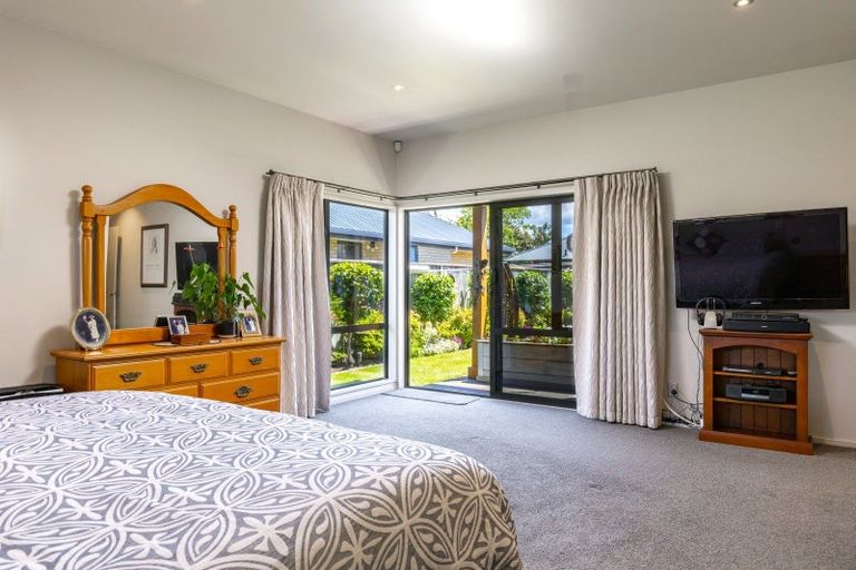 Photo of property in 17 Magnolia Drive, Springlands, Blenheim, 7201