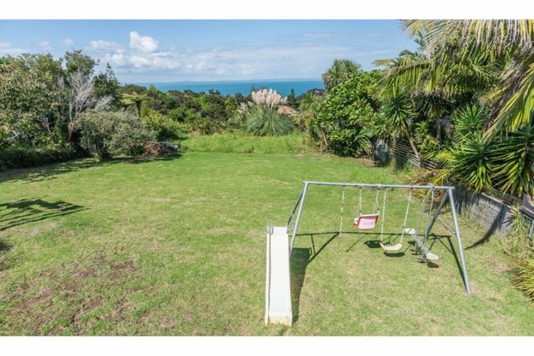 Photo of property in 8 Grendon Road, Titirangi, Auckland, 0604