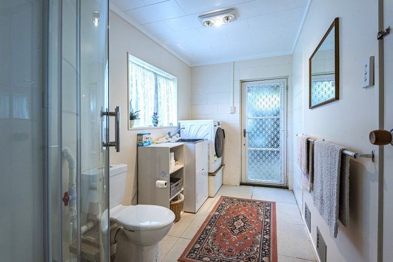 Photo of property in 2/3 Whangarei Heads Road, Onerahi, Whangarei, 0110