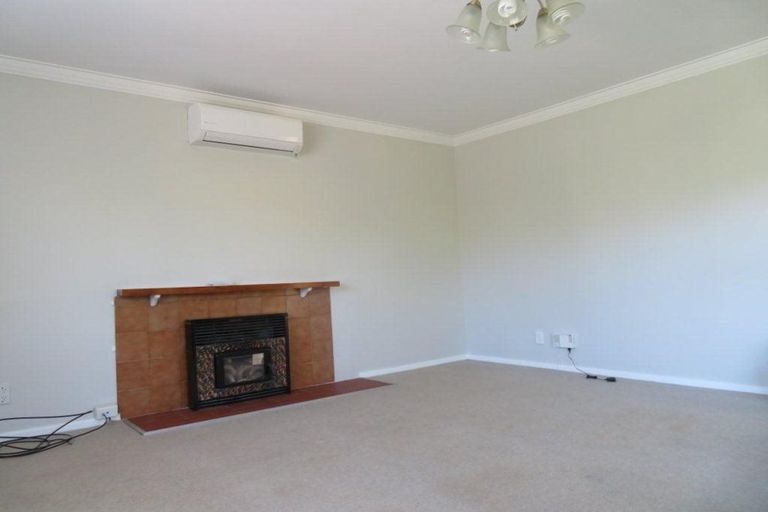 Photo of property in 12 Tui Terrace, Tawa, Wellington, 5028