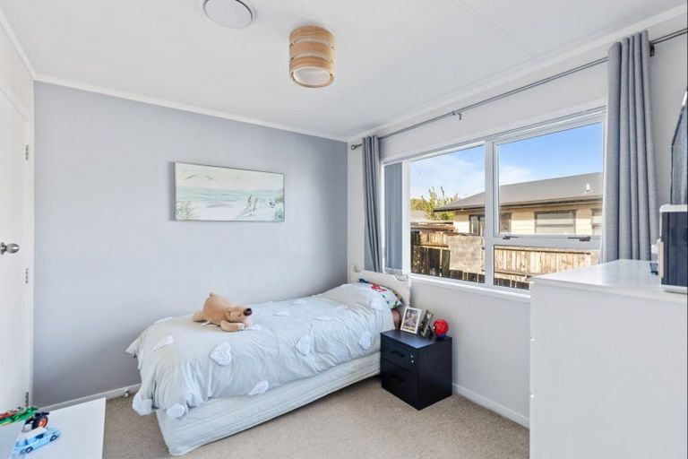 Photo of property in 8 Oleander Place, Bell Block, New Plymouth, 4312