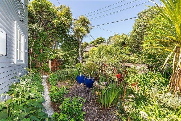 Photo of property in 60 Simla Crescent, Khandallah, Wellington, 6035