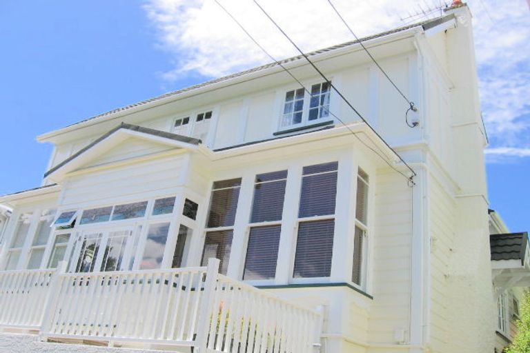 Photo of property in 16 North Terrace, Kelburn, Wellington, 6012