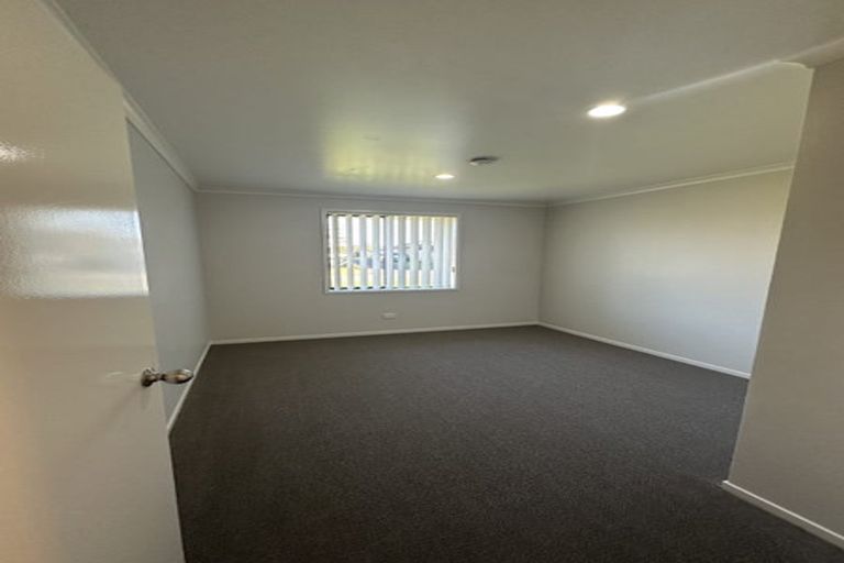 Photo of property in 2 Reef Place, Mangere, Auckland, 2022