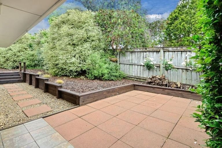 Photo of property in 1/1 Broadview Place, Howick, Auckland, 2014