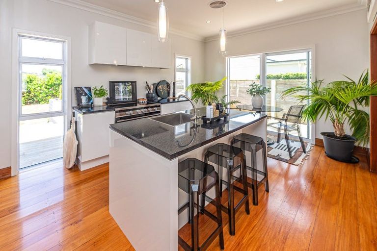 Photo of property in 19 Kent Road, Saint Johns Hill, Whanganui, 4501