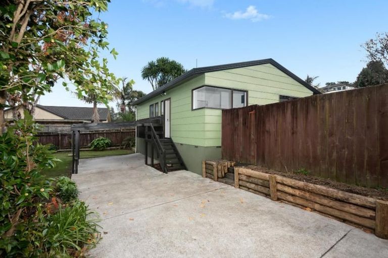 Photo of property in 13b Pokapu Place, Bethlehem, Tauranga, 3110