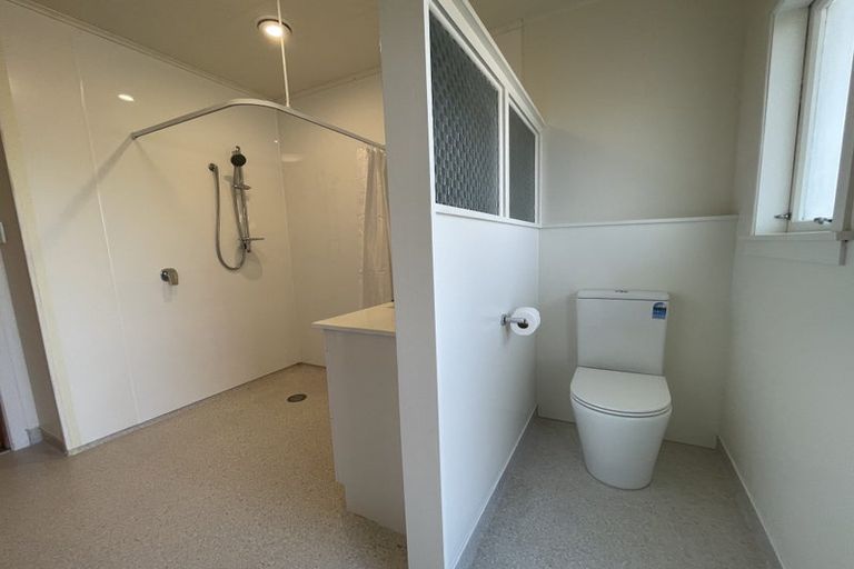 Photo of property in 40-40a Hamblyn Street, Strandon, New Plymouth, 4312