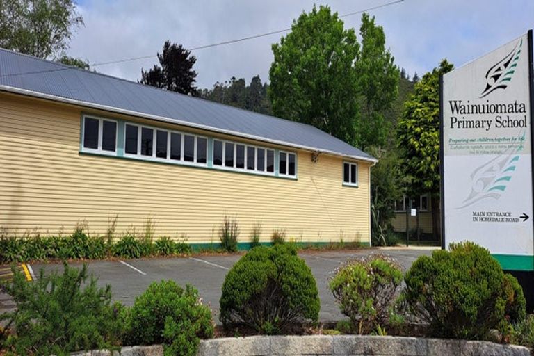 Photo of property in 5/6 Peel Place, Wainuiomata, Lower Hutt, 5014