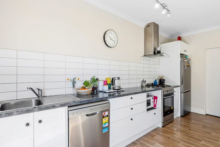 Photo of property in 39 Walpole Street, Waltham, Christchurch, 8023