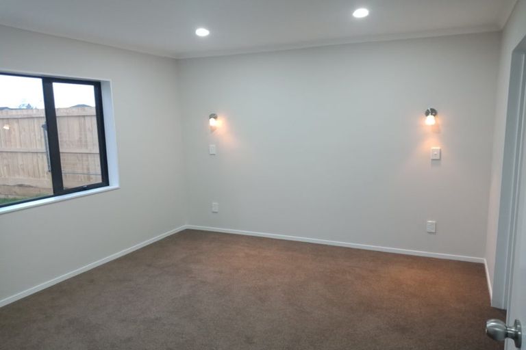 Photo of property in 21 Black Beech Crescent, Takanini, 2110