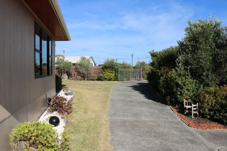 Photo of property in 14 Andresen Street, Foxton Beach, Foxton, 4815