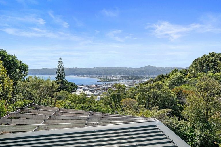 Photo of property in 2/90 Howard Road, Point Howard, Lower Hutt, 5013