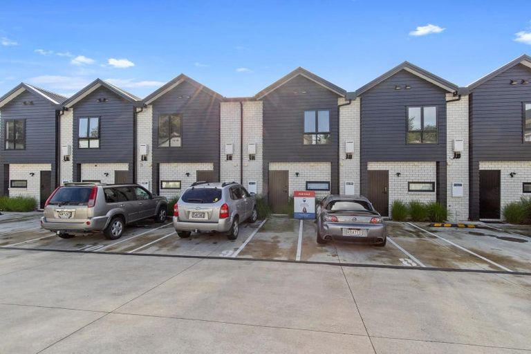 Photo of property in 9/14 Ruakiwi Road, Hamilton Lake, Hamilton, 3204