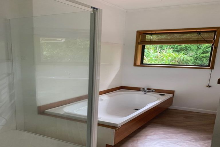 Photo of property in 62 Sylvan Crescent, Te Atatu South, Auckland, 0610