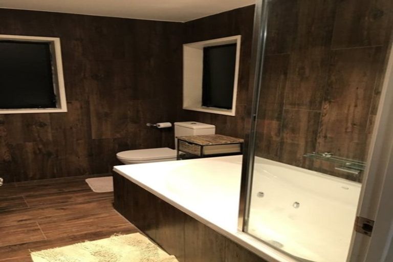 Photo of property in 7 Kallaroo Place, Botany Downs, Auckland, 2010