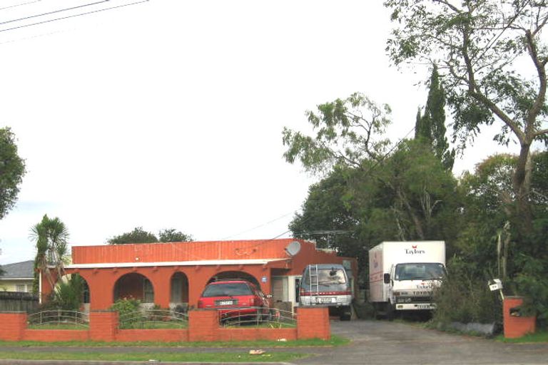 Photo of property in 74 Glengarry Road, Glen Eden, Auckland, 0602